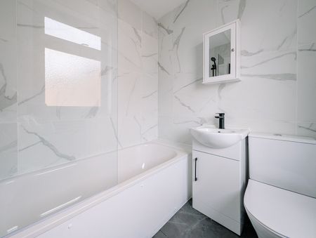 Studio Flat, Brighton Road, CR8 - Photo 5