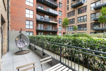 Merrick Road, UB2, London - Photo 2
