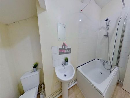3 bedroom flat to rent - Photo 5