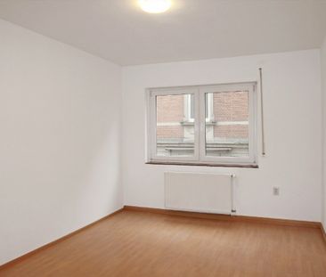 Helle City-Wohnung mit Balkon, Tageslichtbad und Wohnküche - Photo 1