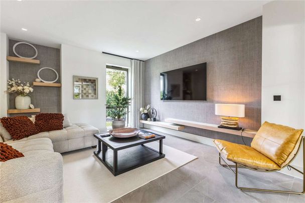 Brand new four-bedroom fully furnished luxury home - Photo 1