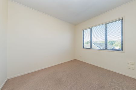 4-BEDROOM IN EAST TAMAKI - Photo 5