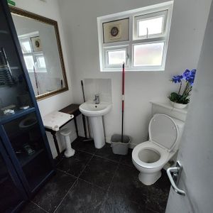 Studio Flat, Silverleigh Road, CR7 - Photo 3