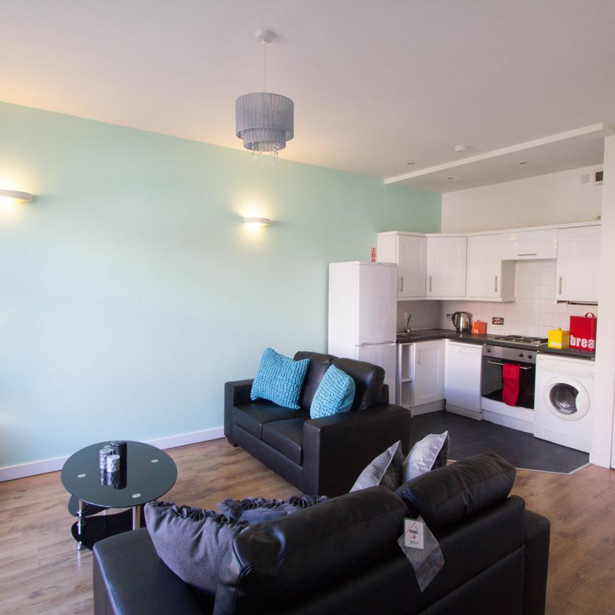 57 BEECHWOOD VIEW Leeds - LS4 2LP - Photo 1