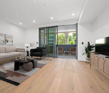 Stunning Three Bedroom Apartment With Balcony - Photo 2