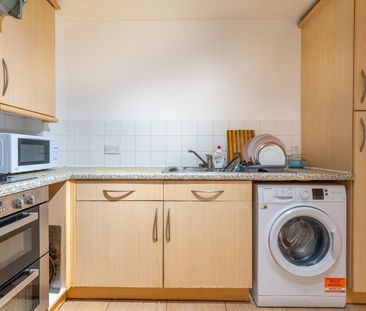 Room in a Shared Flat, Windmill House, E14 - Photo 1