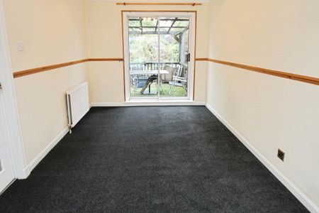 3 bedroom semi-detached house to rent - Photo 2