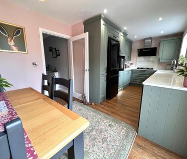 3 bedroom semi-detached house to rent - Photo 4