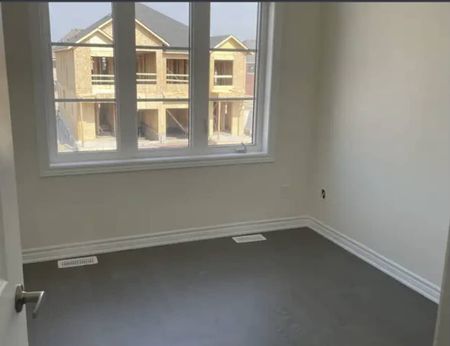 4 bedroom for rent in Whitby - Photo 4