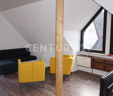 Schöne DG Wohnung mit Balkon nähe Bahnhof - Photo 1