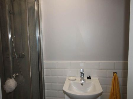 5 bedroom terraced house to rent - Photo 4