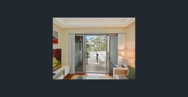 Stylish one bedroom apartment in super location - Photo 1