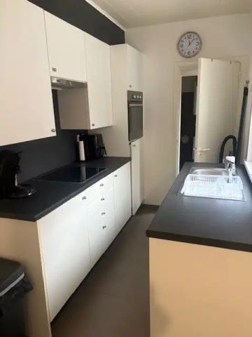 Gemeubelde studio op gelijkvloers met terrasje, vlak aan park en zee - Photo 5