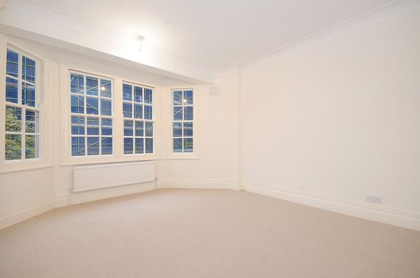 PARK ROAD, NW8, London - Photo 1