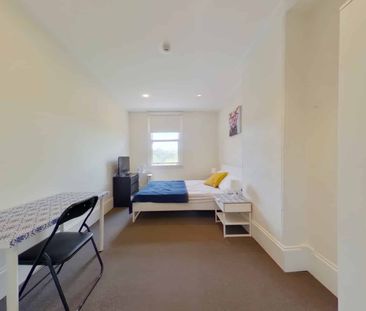 Room 10 - Photo 1