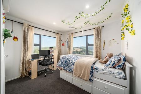 Spacious 4-Bedroom Family Home - Photo 5