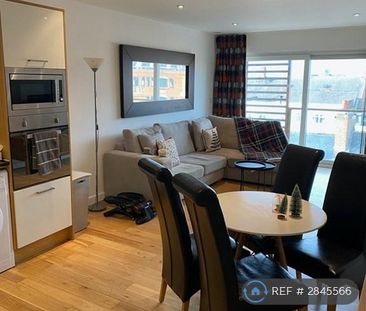 3 bedroom penthouse to rent - Photo 3