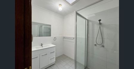 NEAT AND TIDY UNIT - Photo 4