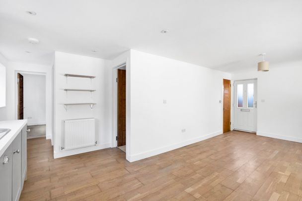 62a Wey Hill - Photo 1
