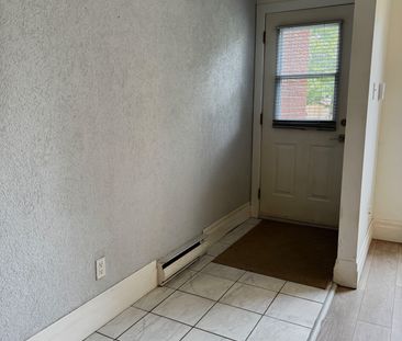 For Lease - 71 WELLESLEY Crescent Unit# D, London East, Ontario - Photo 2