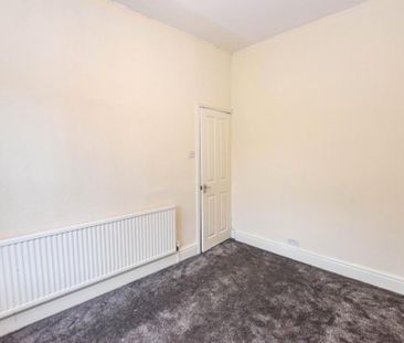 3 bedroom end of terrace house to rent - Photo 5