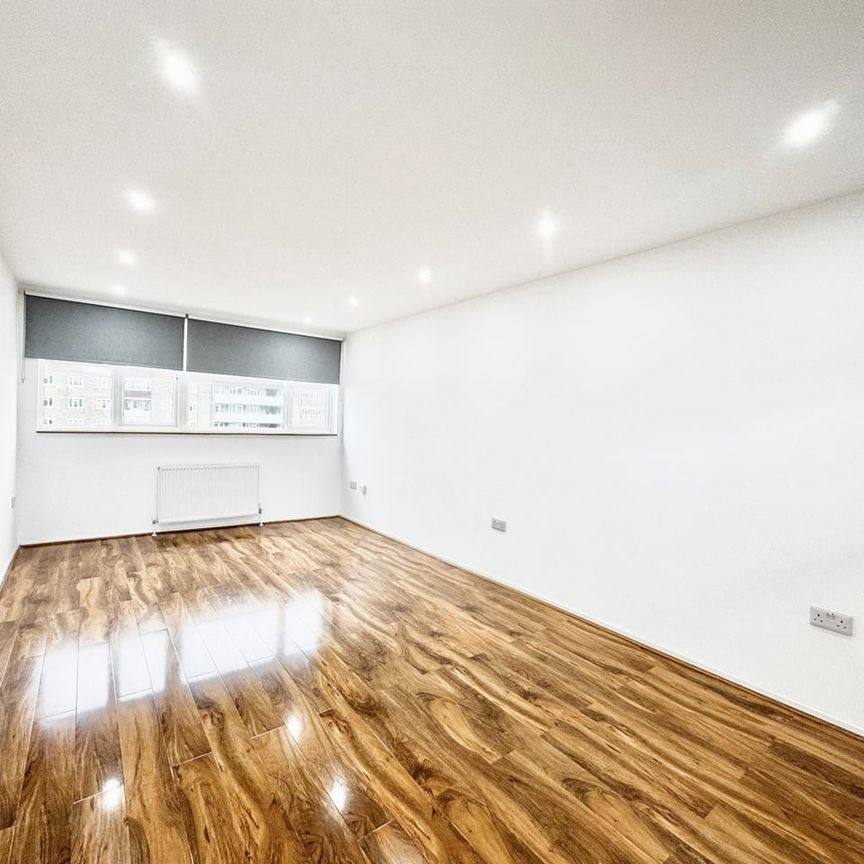 2 Bed Flat, Walden House, SW11 - Photo 1