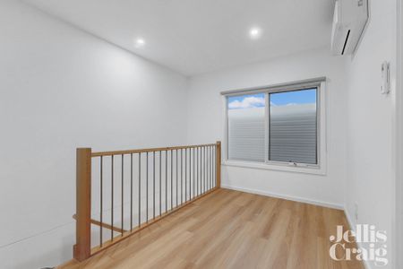 2/12 Esmale Street, Strathmore - Photo 5