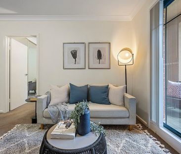 Boutique gem in ideal locale - Photo 5