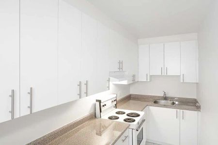 Benny Crescent Apartments — Bachelor - 2400, 2420, 2444, 2460, 2480, 2500 Rue Benny-Crescent - Photo 2