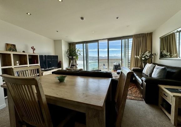 Two bedroom apartment with inner harbour views - Photo 1