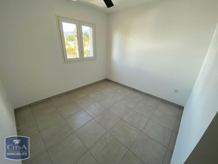 Location Appartement 4 pièces 114m² STE CLOTILDE 97490 - Photo 2