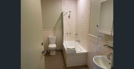 Live here and enjoy easy access to the CBD! - Photo 5