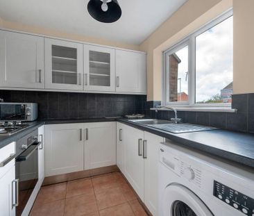 2 bedroom semi-detached house to rent - Photo 5