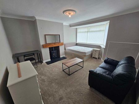 4 bedroom private hall to rent - Photo 2