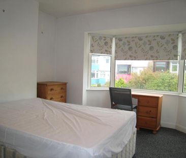 4 bedroom terraced house to rent - Photo 3