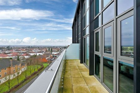 Duplex two bedroom penthouse apartment with Far-Reaching westerly views. - Photo 2