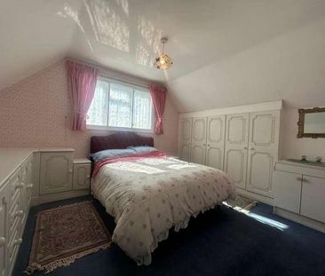 Slough, Berkshire, SL3 - Photo 2