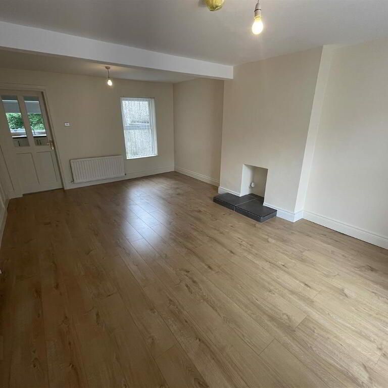 56 High Street, Gilford, Craigavon, BT63 6HY - Photo 1