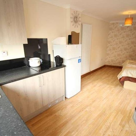 North Hyde Lane, Southall, UB2 - Photo 1