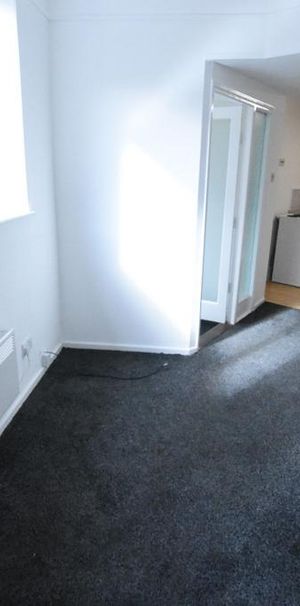 1 bedroom ground floor flat to rent - Photo 2