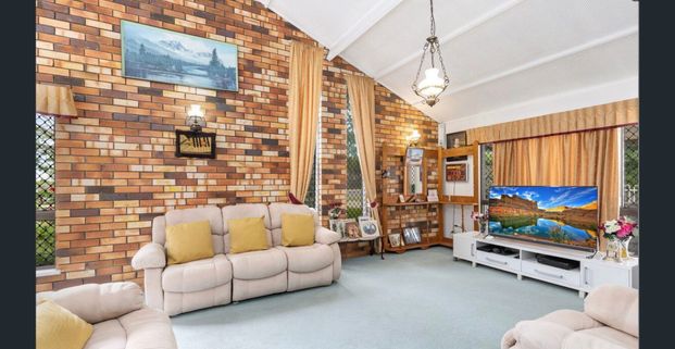 COASTAL FAMILY LIVING | SHED + SIDE ACCESS - Photo 1