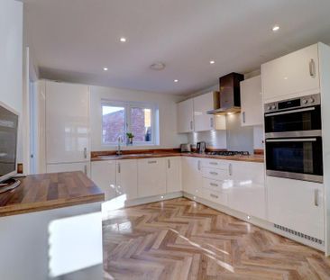 4 bedroom detached house to rent - Photo 1