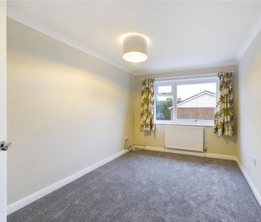 3 bedroom end of terrace house to rent - Photo 4