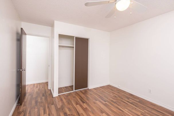 Natalie Place - Photo 1