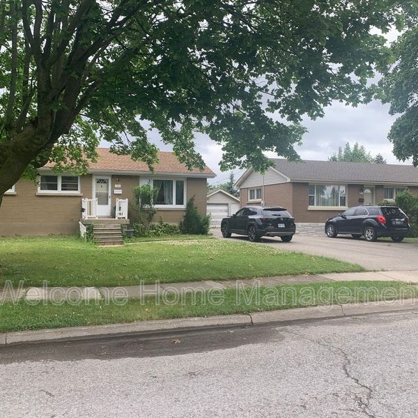 $1,795 / 3 br / 1 ba / Spacious 3-Bedroom Lower Unit in Thorold! - Photo 1