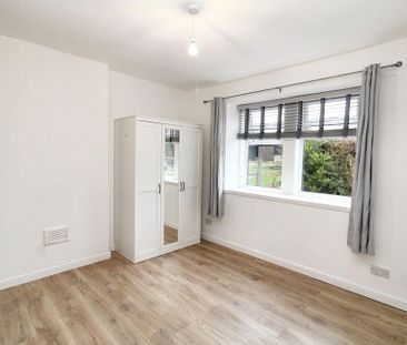 4 bedroom semi-detached bungalow to rent - Photo 5