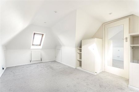 A 6 bedroom, detached house, with an annexe - Photo 2