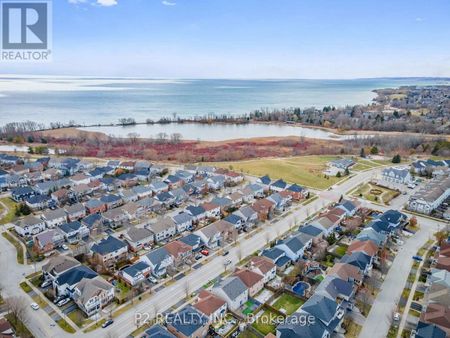 For Lease - 8 Parish Avenue, Ajax, Ontario - Photo 2