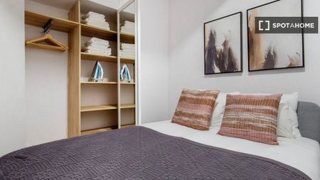 3 room luxury Flat for rent in Barcelona, Spain - Photo 5