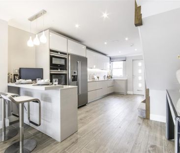 4 bedroom terraced house to rent - Photo 3